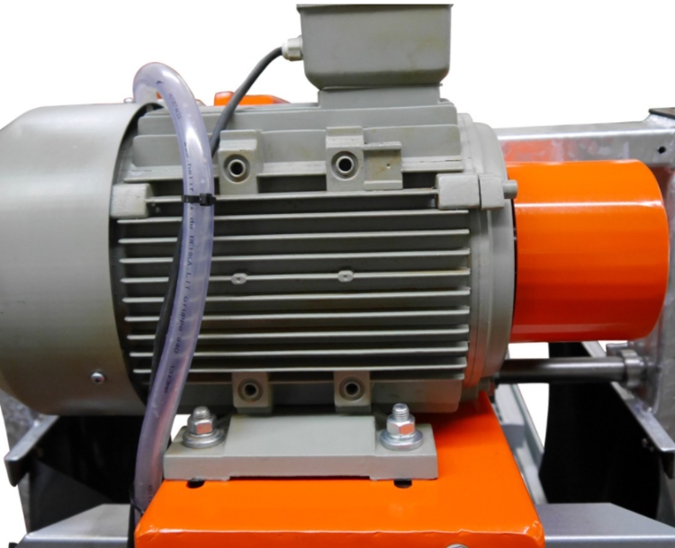 Gölz BS650, Stenskæremaskine