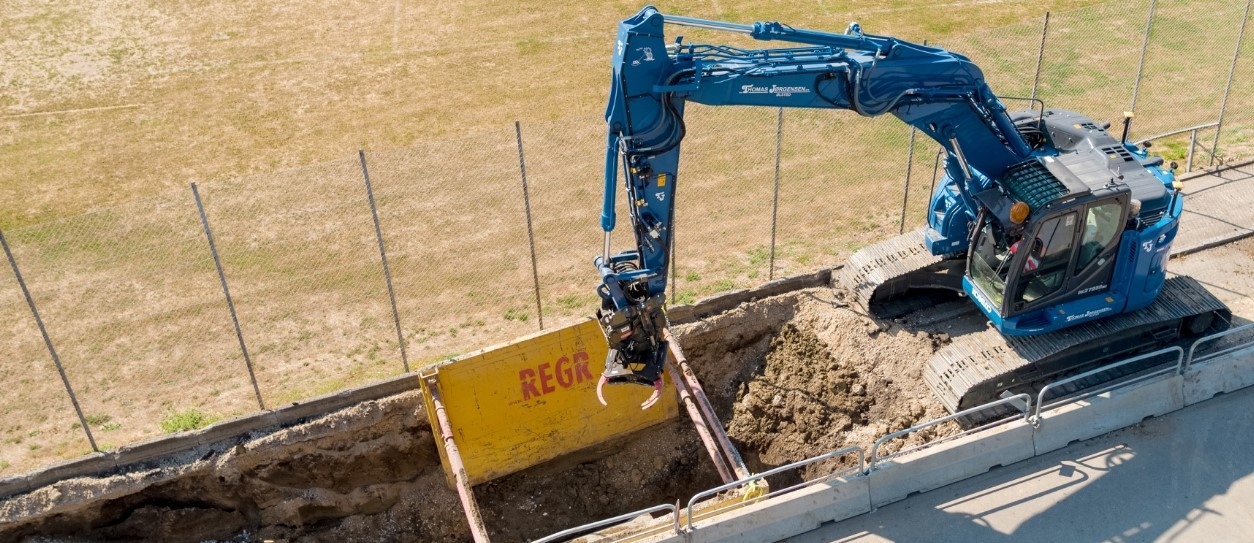 Kobelco SK270SRNLC-5 hos Erenfred Pedersen A/S