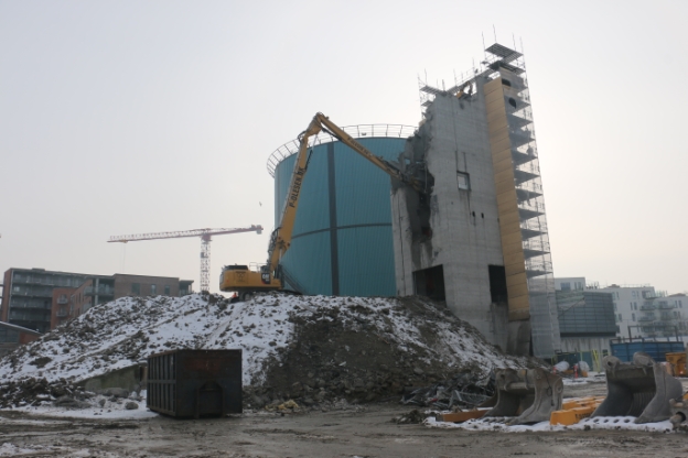 P. Olesen - Nedbrydning i Højden med Brokk 180