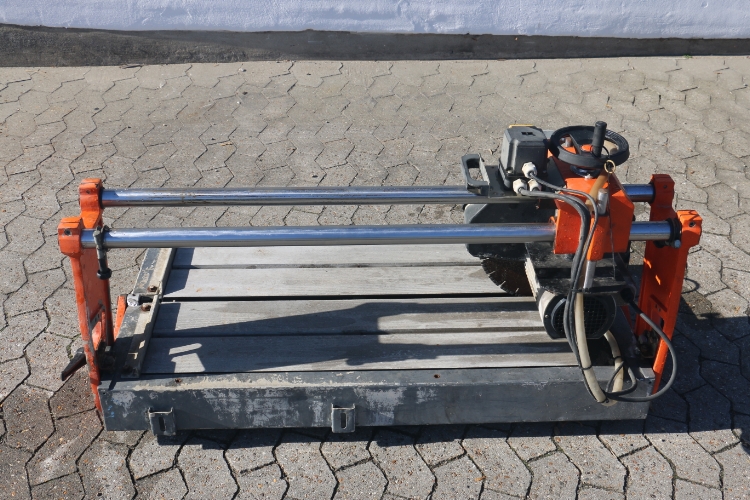 Gölz 85 Aluminium, Brugt skærebord